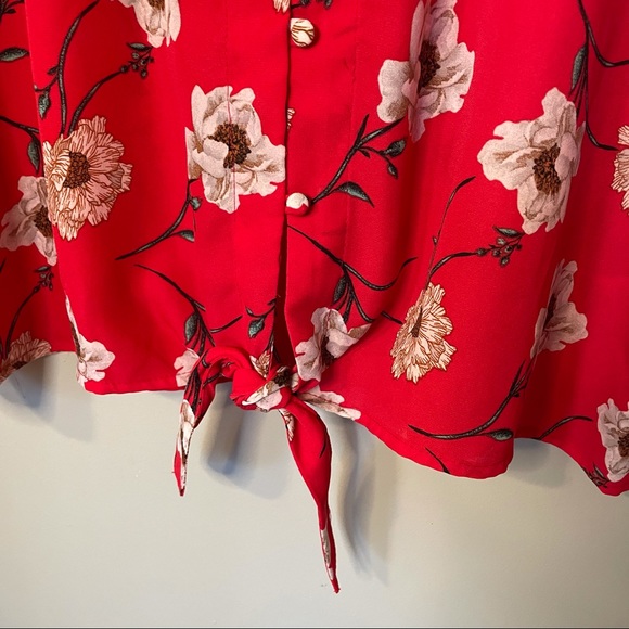 NWOT Bobeau Tie Front Button Up Red Floral Blouse. Medium. - Picture 8 of 9